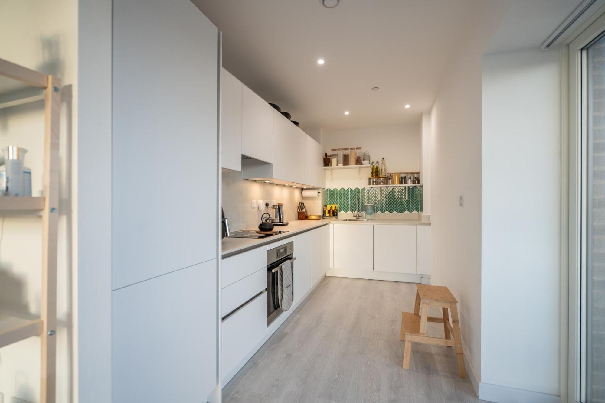 Sunset Retreat: Steps From Heathrow/Twickenham Apartamento Hounslow Exterior foto