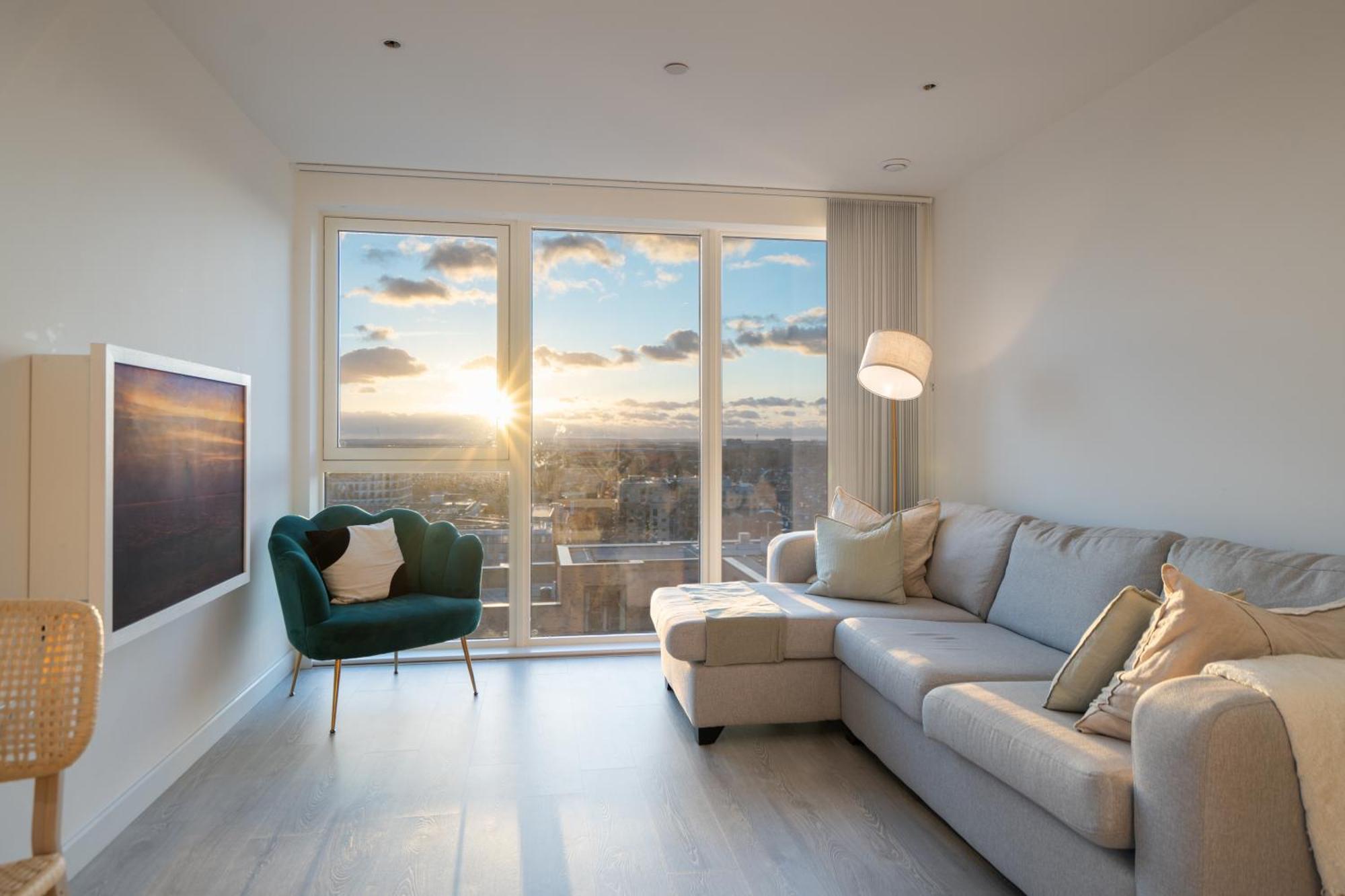 Sunset Retreat: Steps From Heathrow/Twickenham Apartamento Hounslow Exterior foto