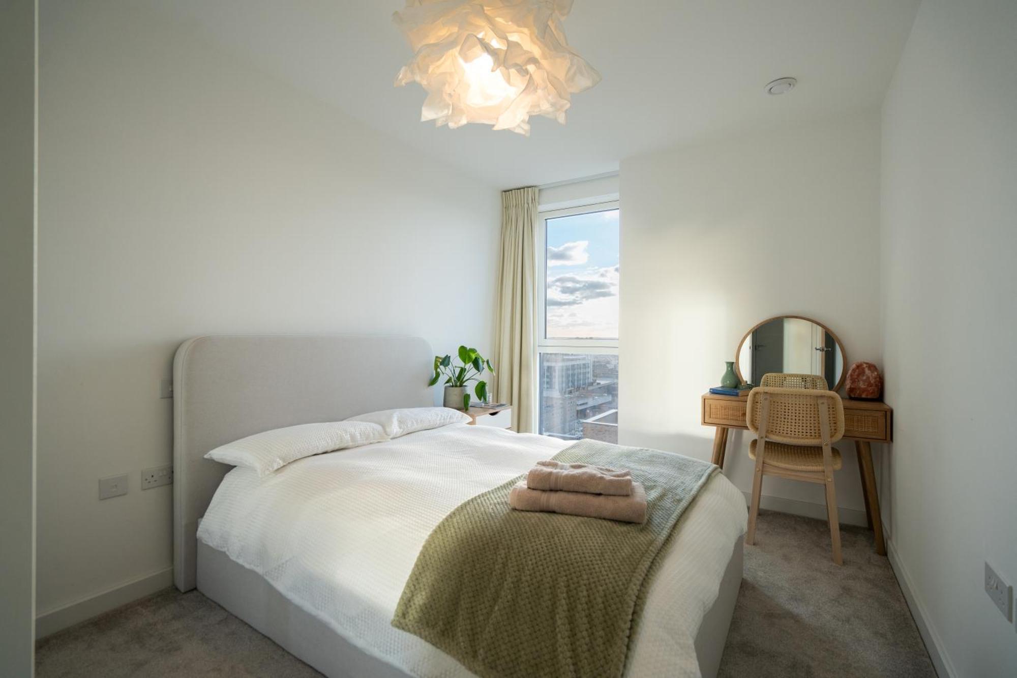 Sunset Retreat: Steps From Heathrow/Twickenham Apartamento Hounslow Exterior foto